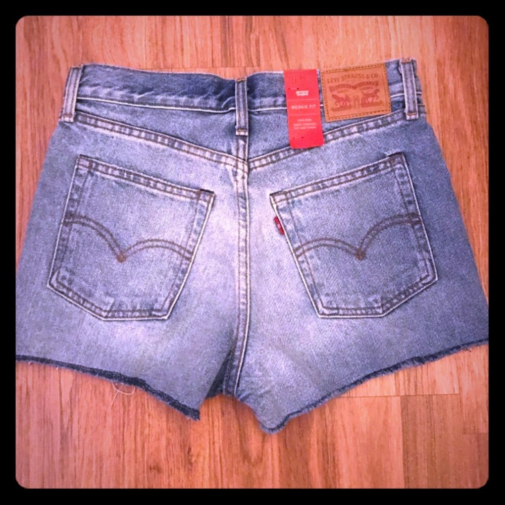 Levi’s wedgie jean shorts